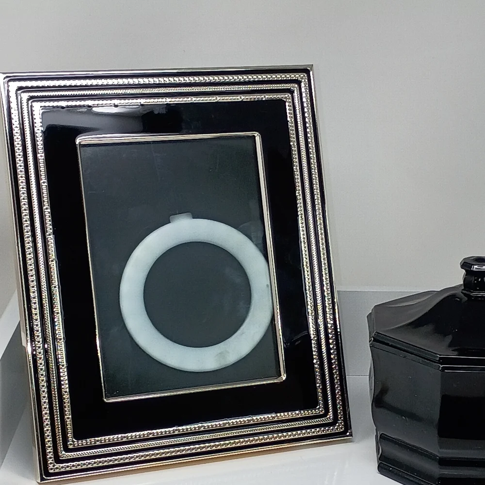 Vera Wang By Wedgwood Elegant Black and Silver Picture Frame